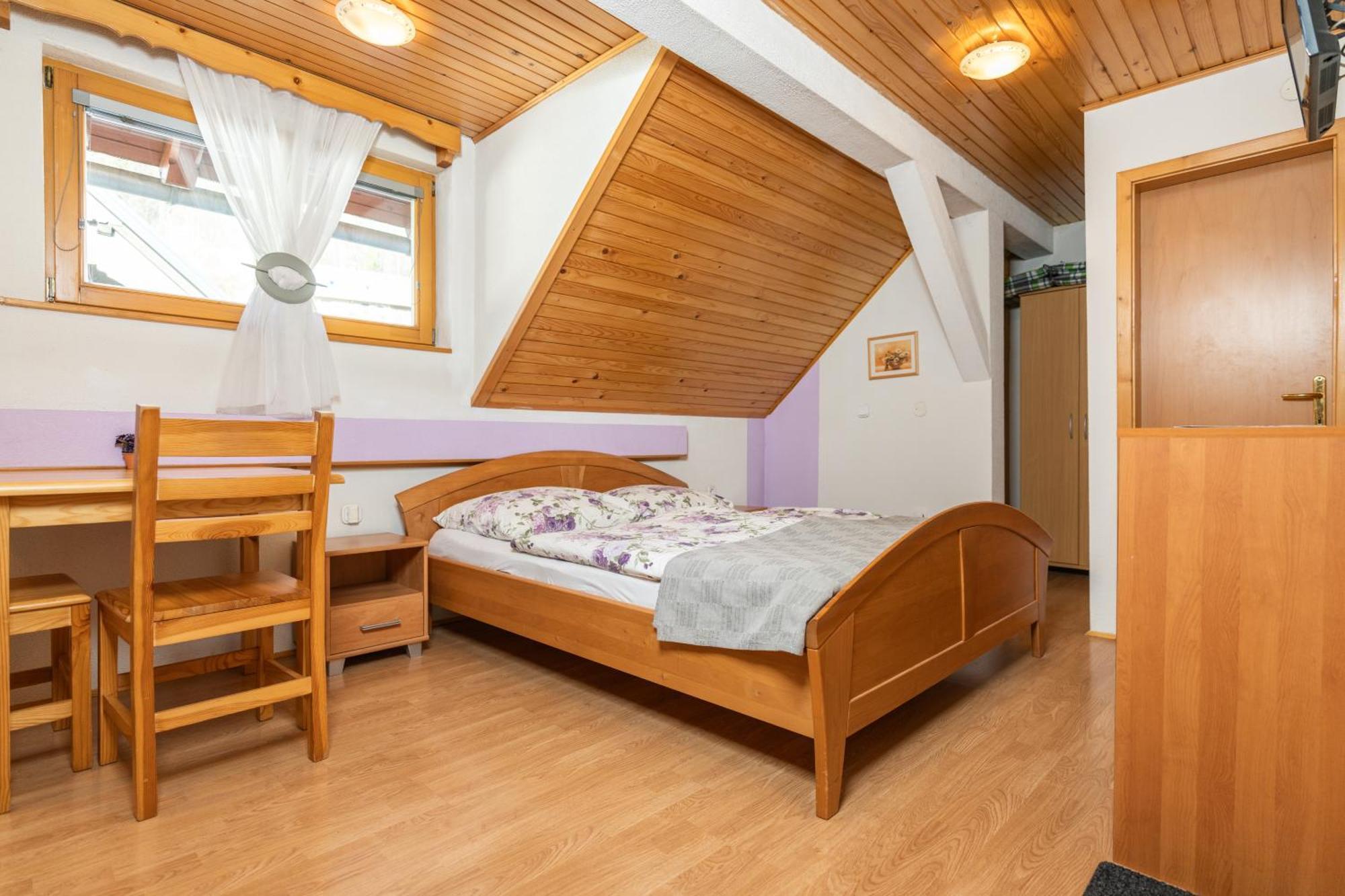 Apartments And Rooms Hodnik Slavko بوينج المظهر الخارجي الصورة